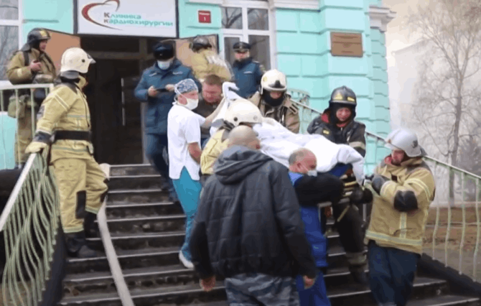 OPERISALI NA OTVORENOM SRCU USRED POŽARA: Lekari upešno obavili intervenciju tokom evakuacije bolnice (VIDEO)